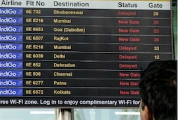 Airport scene showing indiGo flight delays impacting travellers. (Photo: NDTV)